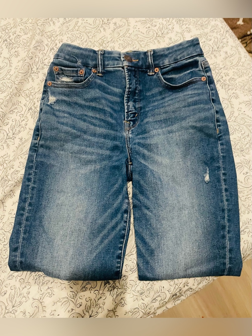 AE Luxe Distressed Jeans